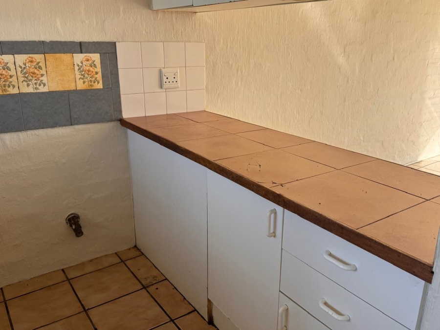 To Let 2 Bedroom Property for Rent in De Almeida Western Cape